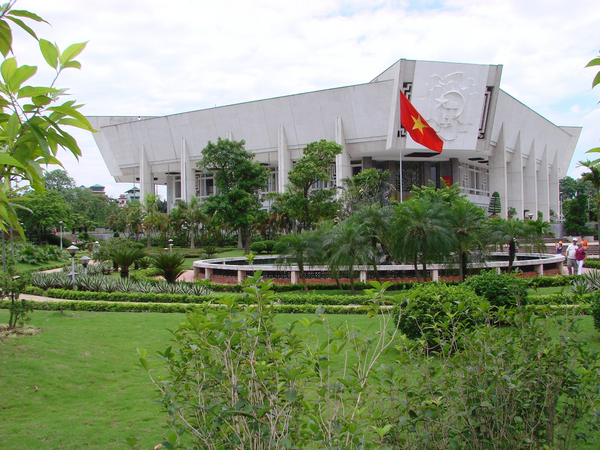 Ho_Chi_Minh_Museum_-_Hanoi_-_Vietnam_-_01