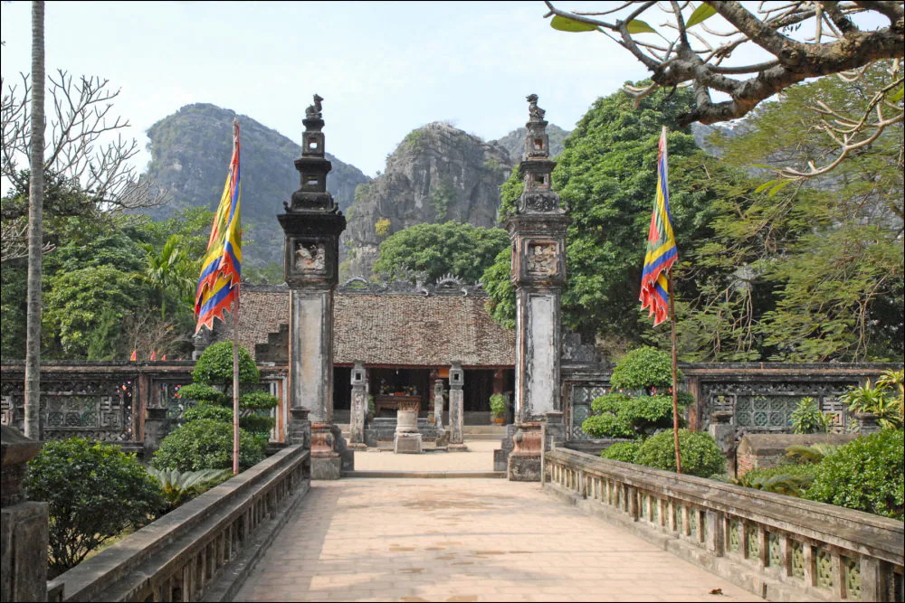 both-the-dinh-and-le-temples-are-prime-examples-of-ancient-vietnamese-temple-architecture