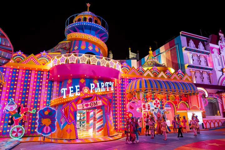 Carnival Magic Phuket - Admission Ticket + Buffet Dinner + Join Transfer