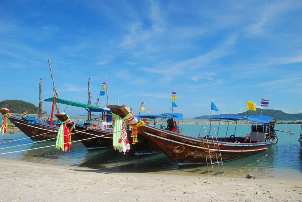 Koh Raab - Koh Tan - Koh Mudsum Private Long-tail Boat 5 hrs.